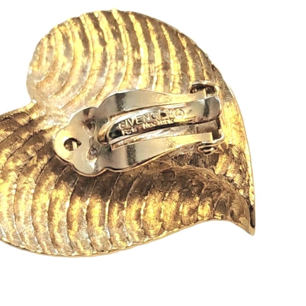 Vintage Givenchy Paris 80s classic trendy gold rippled heart clip on earrings - Picture 8 of 9